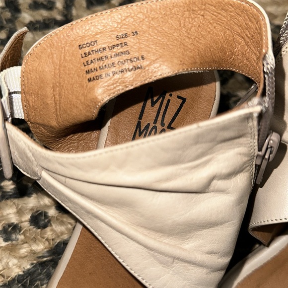 Sz 38⭐️NWT Miz Mooz Scoot Cream/Nude Leather Sandals - Picture 7 of 8